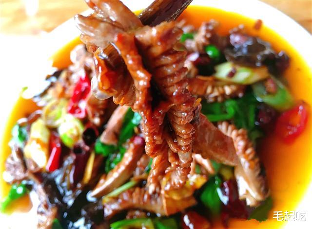 回锅肉▲炒了20年，三道拿手菜！没有招牌的苍蝇馆子，每天却是座无虚席