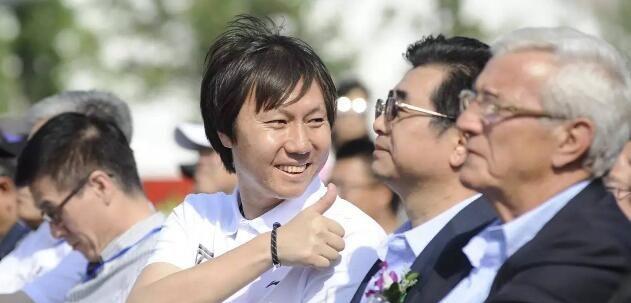 「巴塞罗那」国足归化再传捷报!3大外援入籍手续完成,亚洲一流中轴线出炉!