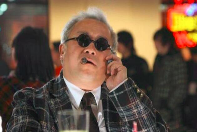 向华强|曾志伟、向华强、任达华三人谁的背景最强,可能超出你的想象