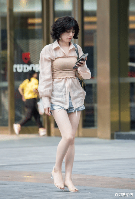 短发@短发的美女，满满的成熟气息，一看就很懂事