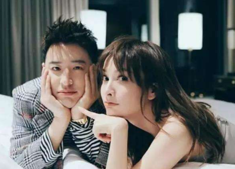 吴昕■吴昕现身民政局领证?与郑凯修成正果步入婚姻?不日完婚?