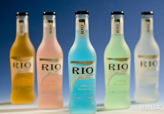 []曾经风靡一时的“锐澳鸡尾酒”，为何现在没人喝了？