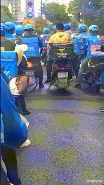 |有哪些小吃特别上瘾？吃了一个星期麻辣烫，老板娘都让我们换别的