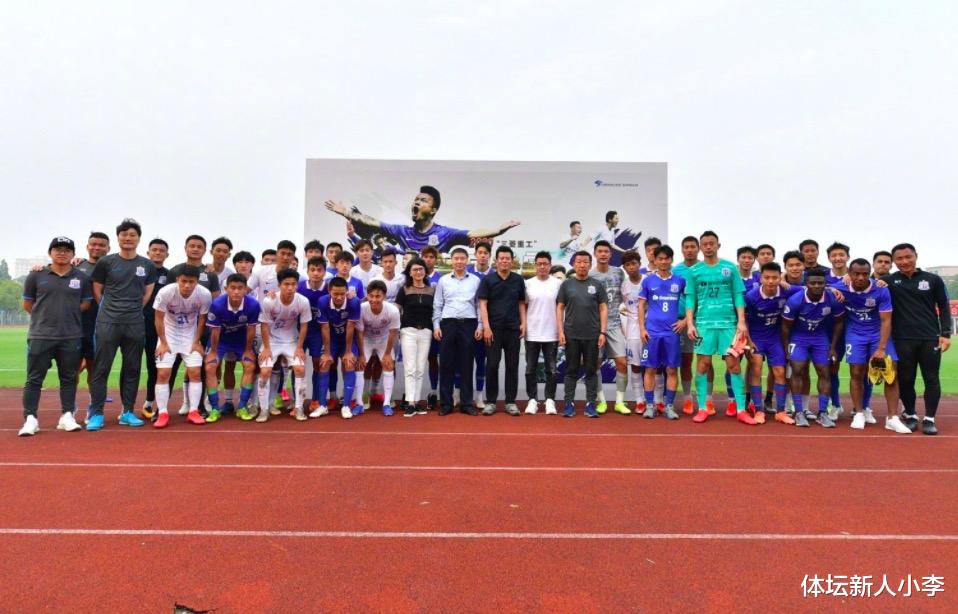 「国足」没直播！国足迎战上海申花，李铁冲击5连胜，崔康熙强势表态