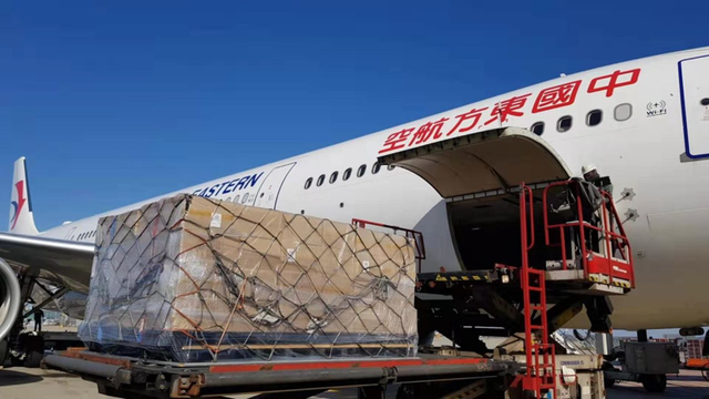 美国@口罩刚入境，美方就吊销66家中企在美销售许可，更大的麻烦在后面