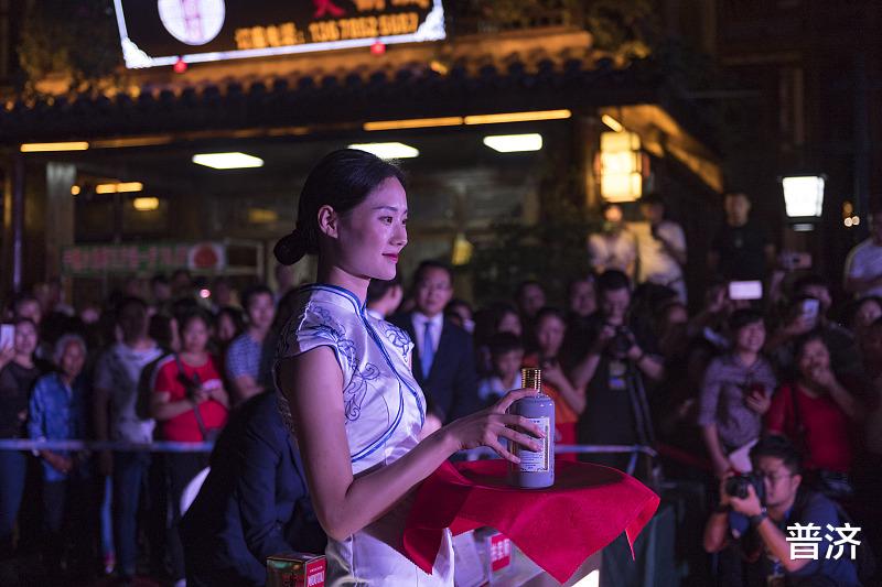 贵州茅台：囤酒不卖：茅台酒就治不了？还是背后纵容？