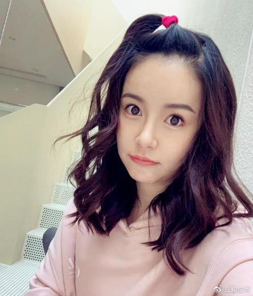 「陈赫」陈赫官宣晒二胎得女，妻子张予萱身材恢复极好