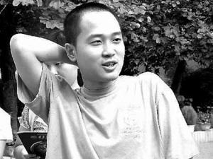 复旦大学:高考钉子户张非,参加四次高考,集全了清华北大复旦的录取通知书