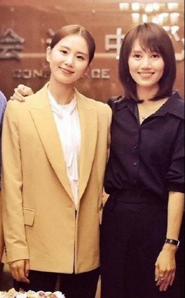 袁泉|袁泉刘诗诗同框超养眼！袁泉气场全开变身大佬，刘诗诗超软萌可爱