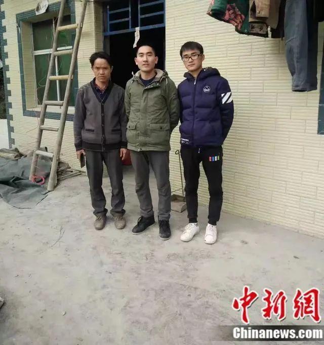 『山东省』12年前那个“千里背疯娘上大学”的男生，现在怎么样了？