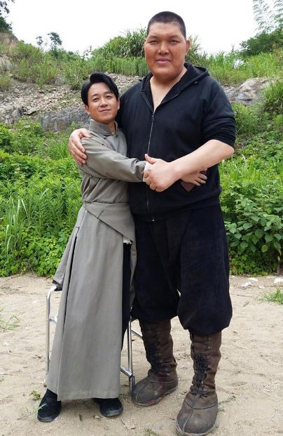 吴京|被吴京挖掘的“巨人演员”，身高达2.03米，仅5部作品却连连叫好