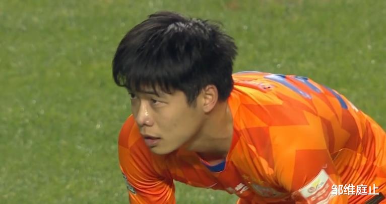 格德斯|进球被吹越位,进球犯规被取消,格德斯很郁闷,视频裁判有点忙