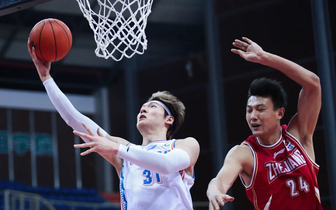 王哲林|0胜9负！又特么输了！王哲林直接不打了！