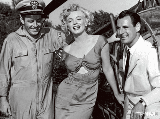 约翰·肯尼迪|梦露罕见老照片：图4私会肯尼迪被拍，图5被送往太平间！