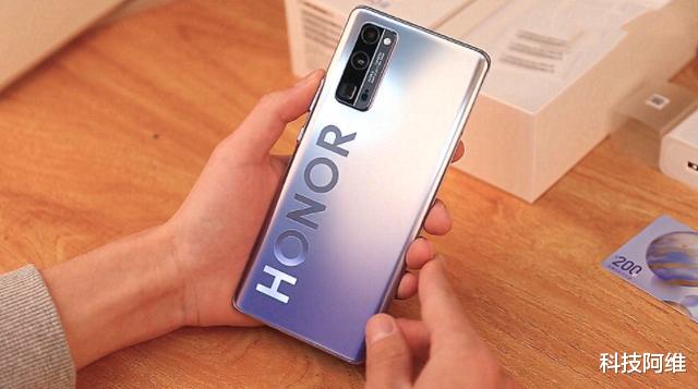 华为荣耀|从4999元降至4599元,5000万三摄+90Hz,荣耀最强旗舰加速退场