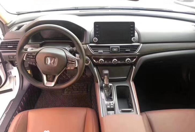 本田雅阁■放弃帕萨特、雅阁，最后选择了它，车主：家人都夸我眼光好