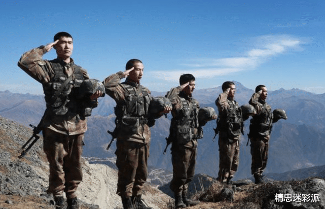 『军人』烈士的遗体，为什么有的盖国旗，有的盖军旗？差别很大！