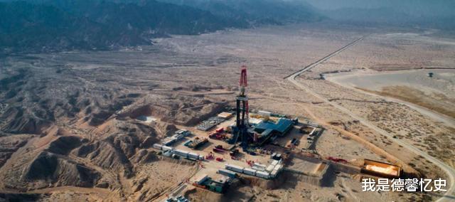 「新疆维吾尔自治区」中国新疆传来好消息，近万米钻头打入沙漠地下，西方：太疯狂了