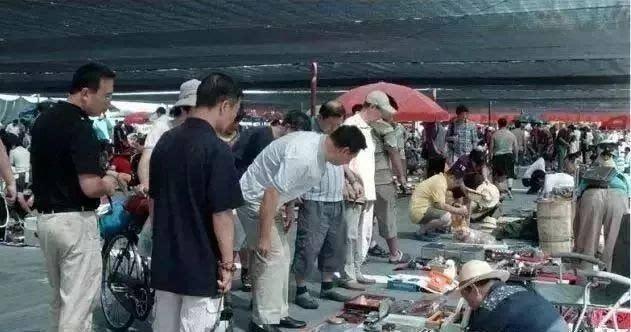 凤眼菩提：收藏界有三种人，装睡的人、沉睡的人和清醒的人！