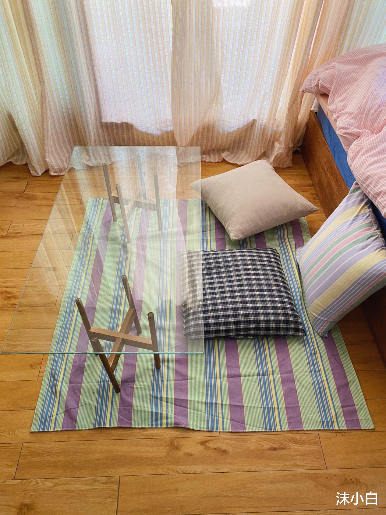 老年小妙招|27㎡商住宅，一开门就是厨房，床底没收纳衣服塞阳台！太自在了