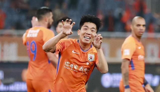 比埃拉|“吾有上将,可斩比埃拉于马下”,鲁能跑动王主动请缨战国安