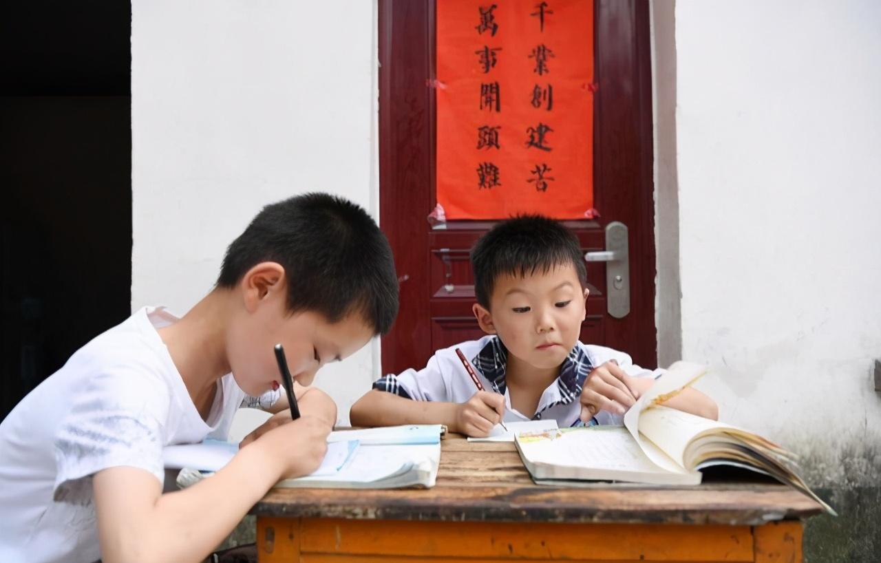 教育部|教育部最新通知，中小学生迎来“坏消息”！家长：也很无奈！