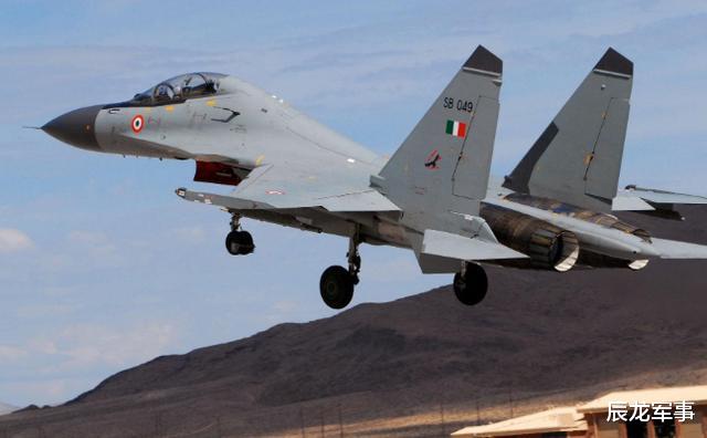 印度|太空中清晰可见，边境对手果然在准备大招，印军下令士兵暂缓行动