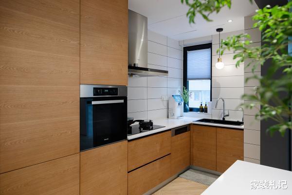 「」全屋简约风，140㎡的家一眼就喜欢上了，家居氛围棒极了！