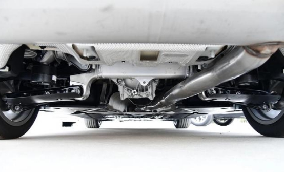 宝马530|奔驰E300L和宝马530Li哪个适合年轻人开？