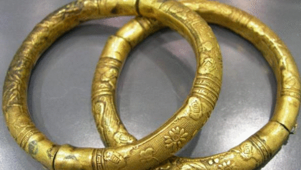 西湖@男子钓鱼捞出金牌 ! ! !