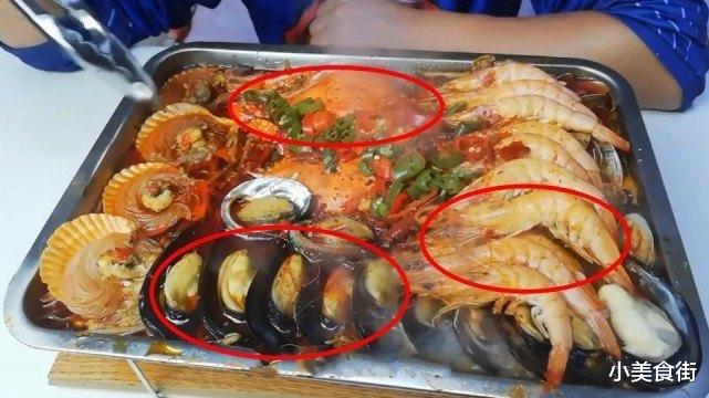 食材|60岁的大爷网购“自嗨海鲜煲”，129元一盒，打开后：这是被坑的节奏？