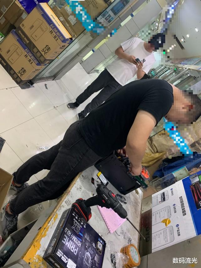 显卡|花3500买电脑，客户发现被坑了，朋友：退你2100，1400不在我这！