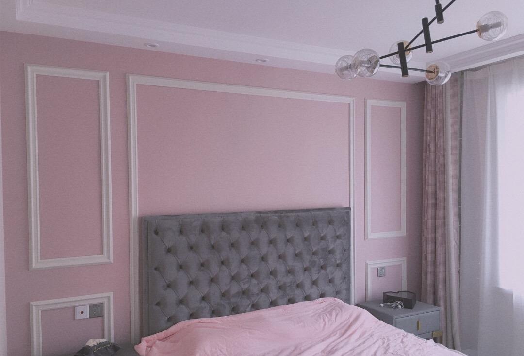 ##她家自己设计，石膏线条做背景墙，家具来源网购，完工后很漂亮！