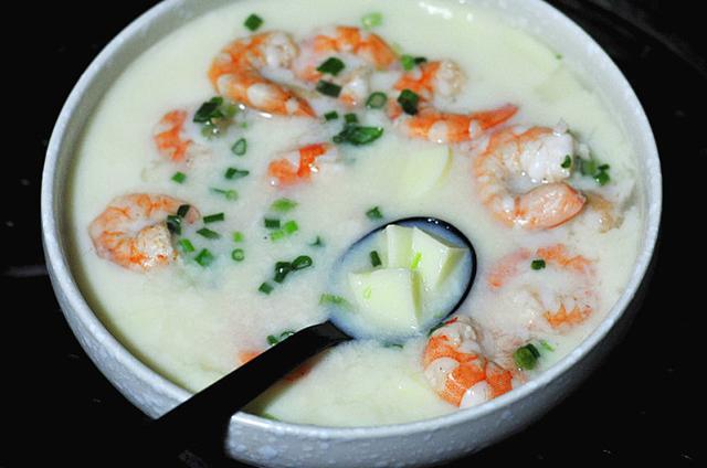 鸡蛋|天凉了，我天天给娃做这早餐，蒸一蒸，6分钟出锅，鲜美流口水！