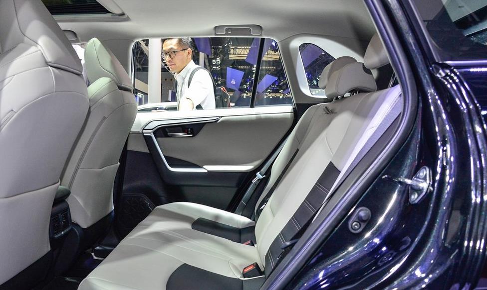 丰田威兰达|又一款丰田被热捧，颜值比CRV高，满油1100km，30天卖出9841台