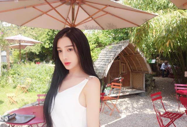 任娇|“任性”的任娇：和父母外出，却和男生同住，最后却裸死酒店草丛