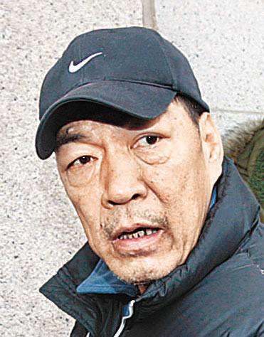 成奎安|“大傻”成奎安积劳成疾去世后，大儿子侵吞家产惹众怒，实在悲哀