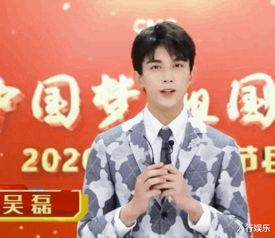 杨紫|央视镜头下群星：关晓彤妆发显老、杨紫意外甜美、李沁杨颖是模板