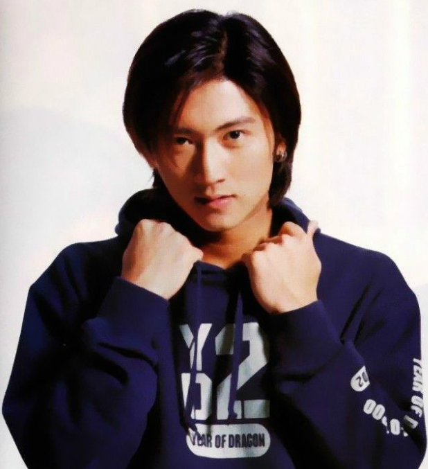 谢霆锋|出道20多年，基本是素颜，很少化妆上镜，不是天生丽质谁敢如此？