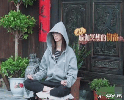 『何炅』即将开播《向4》如何走出颓势？节目组开出两剂猛药，药效又是如何呢？