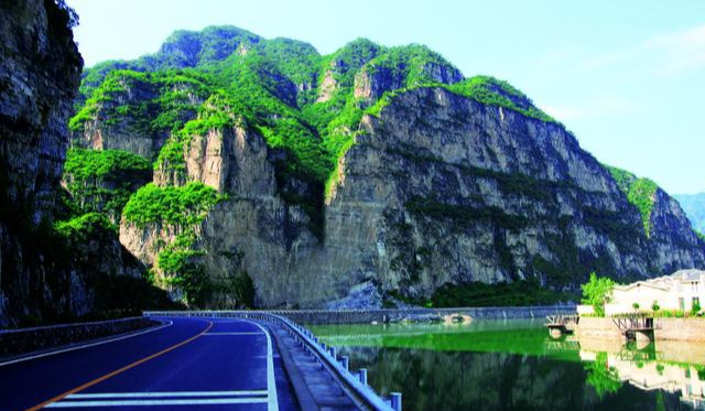 野三坡▲疫情以来首家破产的5A景区,曾日均接待1.6万人,现人迹寥寥