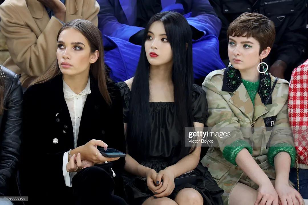 李宇春|女明星无修高清图:钟楚曦简直女版萧敬腾,李宇春真的有吓到我