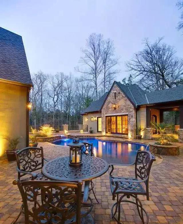 一盏灯，美了一个院子！