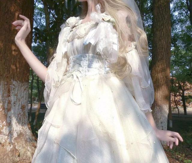 学霸▲心理测试：哪款洛丽塔裙子最和你心意？测你会和班里的谁成为恋人