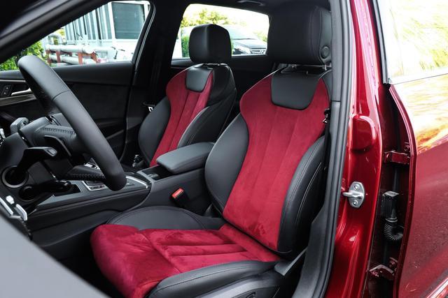 『奥迪A4L』不给亚洲龙留活路!新车比C级霸气,油耗6.2L,“价格屠夫”诞生