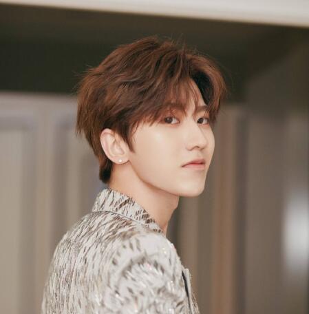 「奔跑吧兄弟」《奔跑吧》官宣常驻阵容,首现六人阵容,42岁的他有望成最大赢家