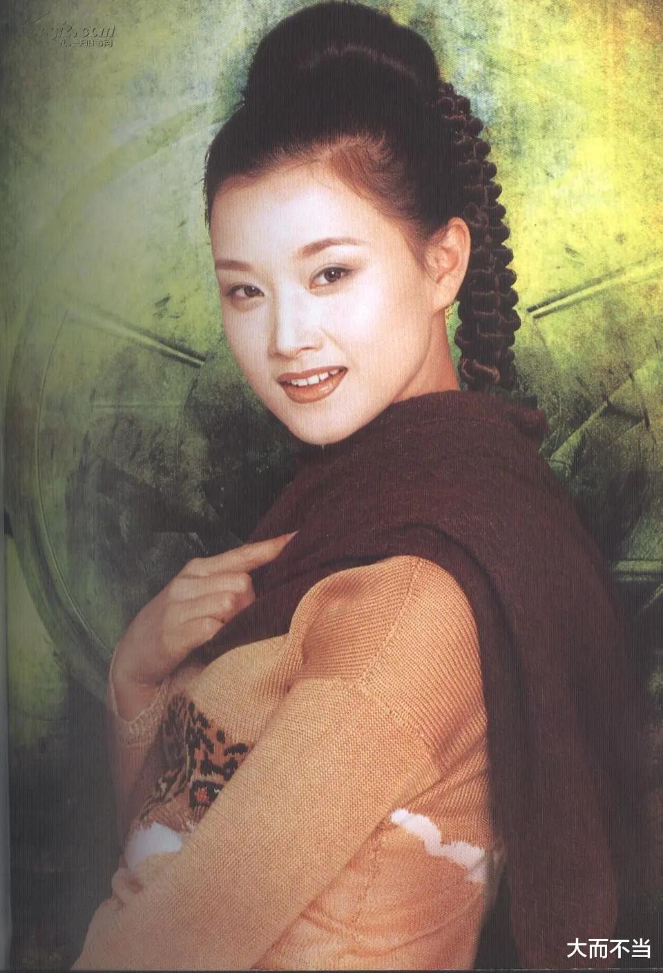 成龙|9年前因熊抱宋祖英被拘留免职,3年后仍心有余悸:我什么都没说!