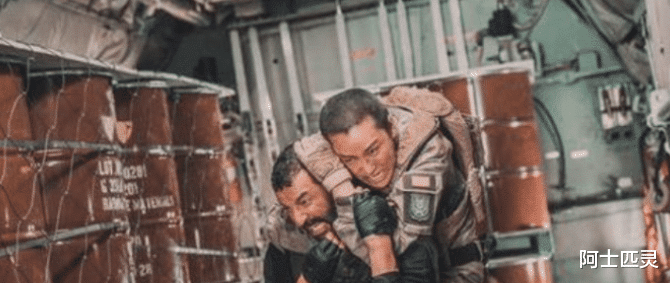 「红海行动」曾出演《红海行动》多部佳作，今患恶病卧床不起，孤身一人无亲人照顾。