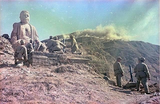 「苏联」解放军当时是怎么样攻城的？苏联人实拍攻城的彩照，图4的解放军敢死队