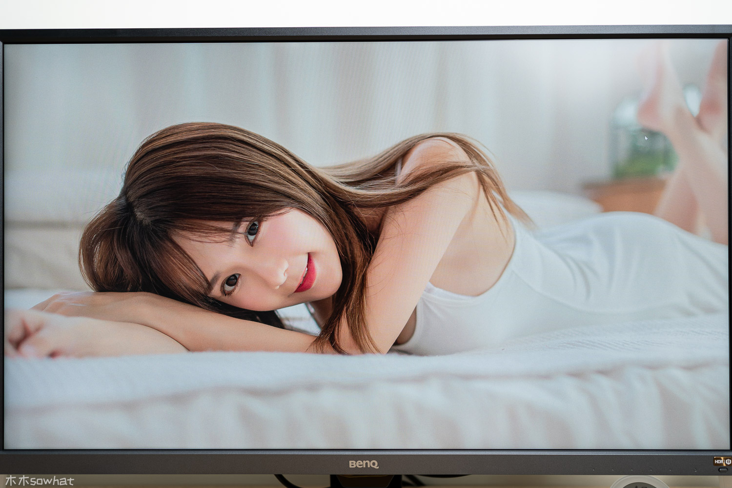 hdr|32寸+4K+HDR10，大屏搭配迷你主机搭建极简桌面